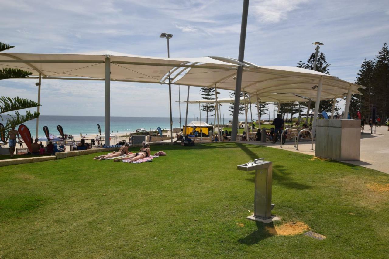 Scarborough Beach Front Resort - Shell Ten Perth Kültér fotó